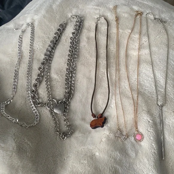 Necklaces 💕💎 - Picture 2 of 4
